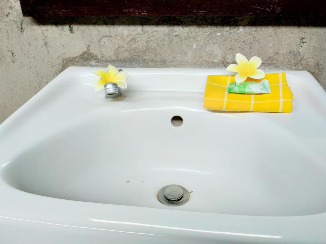 Angga Guest House Pemuteran Buitenkant foto