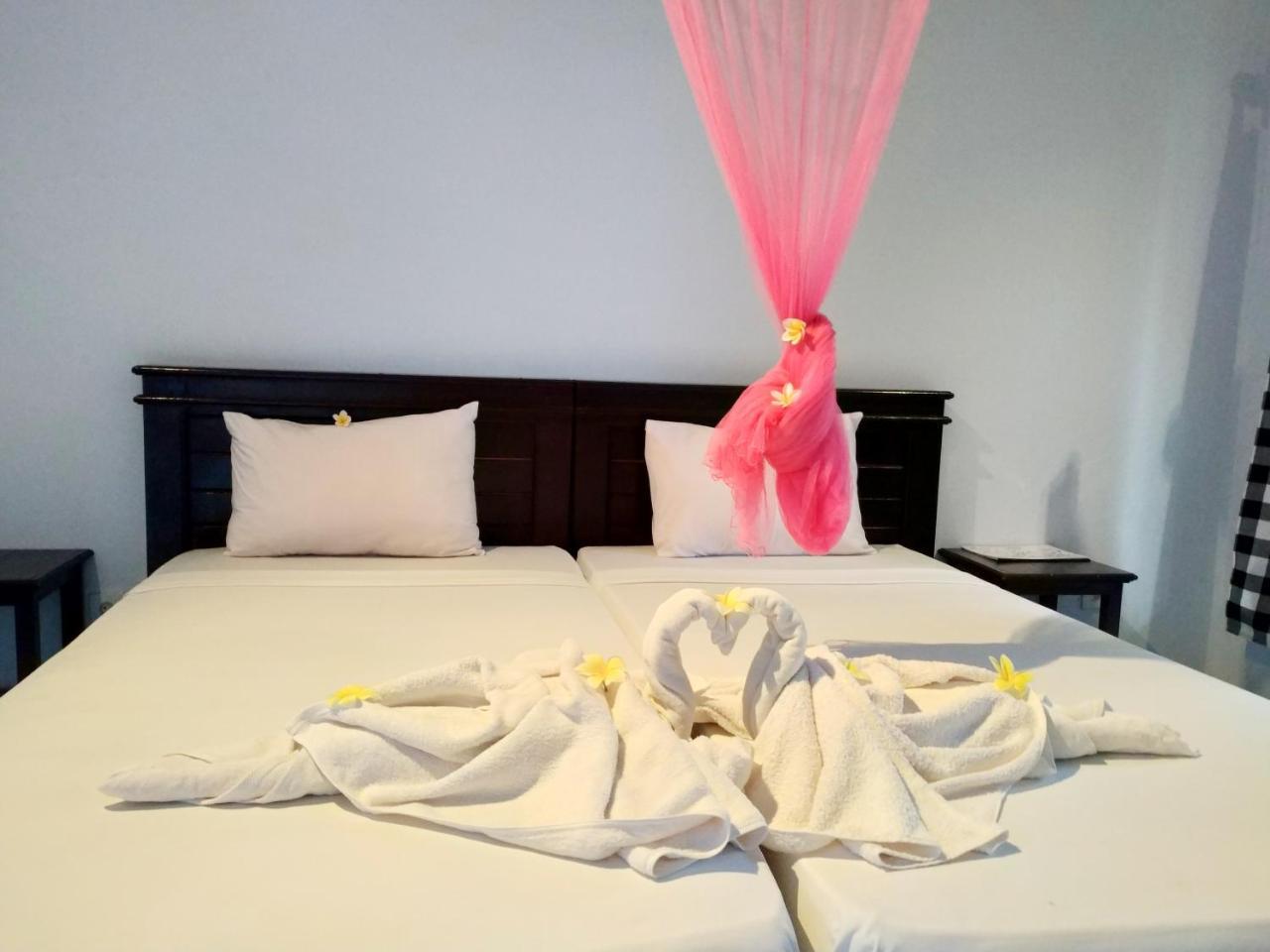 Angga Guest House Pemuteran Buitenkant foto