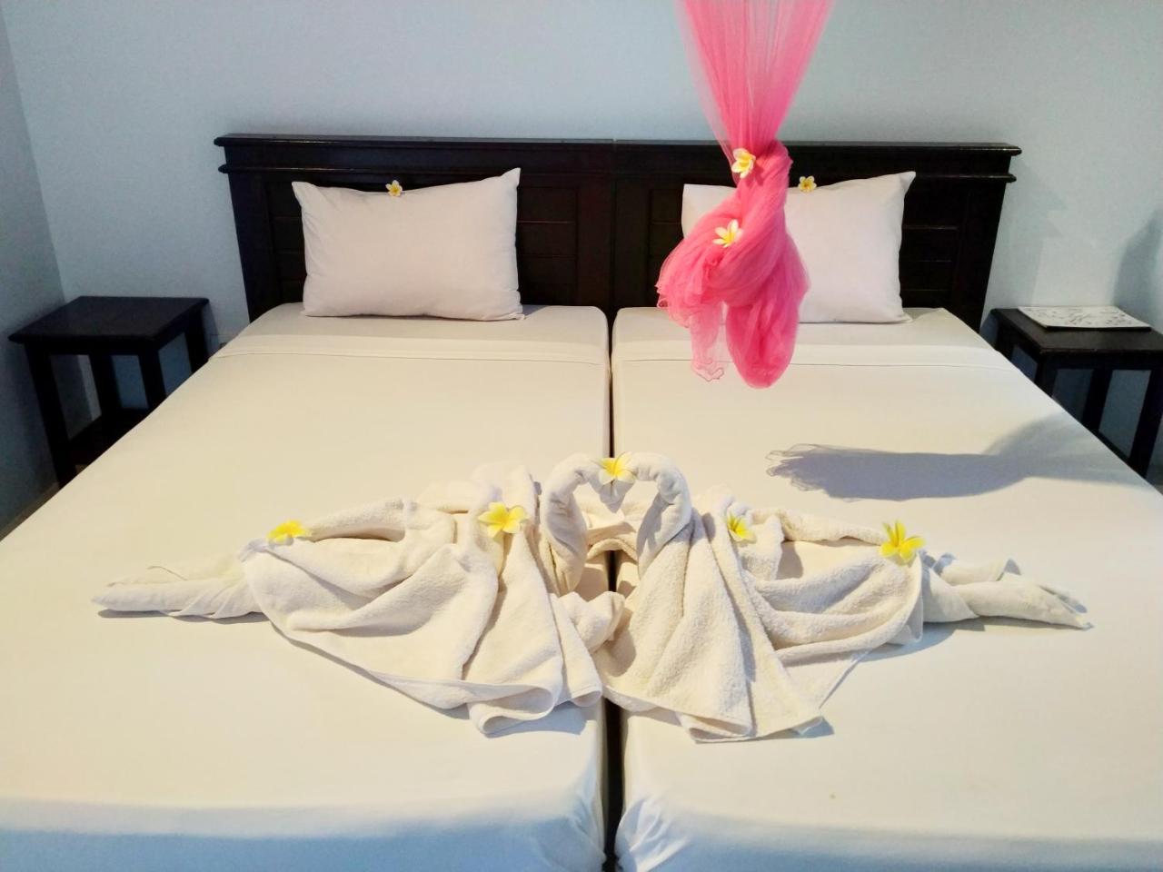 Angga Guest House Pemuteran Buitenkant foto