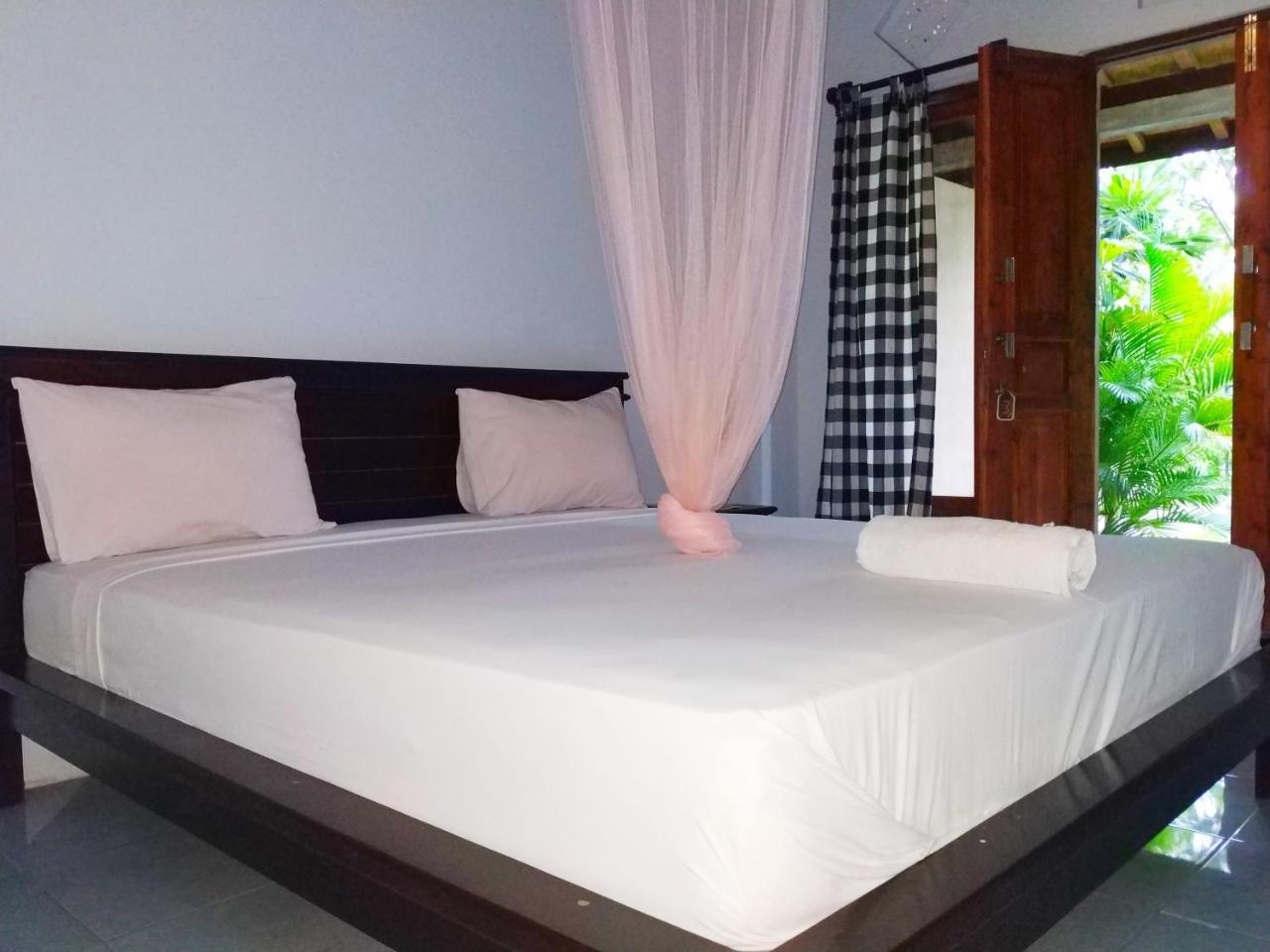 Angga Guest House Pemuteran Buitenkant foto